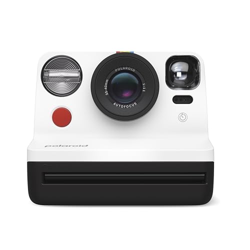 Polaroid Now Everything Box Generation 2 Sofortbildkamera, Schwarz und Weiß, inkl. 8 Folien und Gurt Polaroid Now Everything Box Generation 2 Sofortbildkamera, Schwarz und Weiß, inkl. 8 Folien und Gurt von Polaroid
