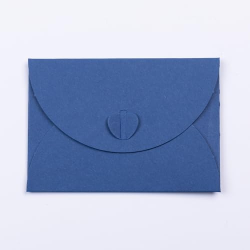 PresentFill® 50 Stück Mini Briefumschläge mit Herz Verschluss Saphir Blau Format 10 x 7 cm Kleine Umschläge aus 100% Recycling Kraftpapier zum gestalten, beschriften oder bedrucken von Present Fill