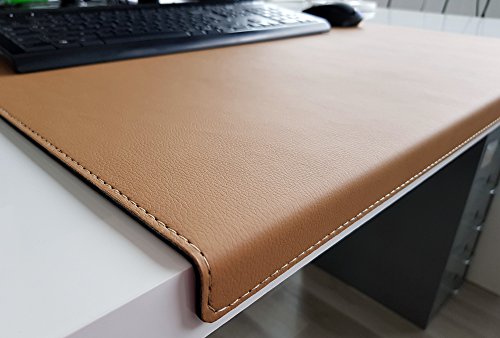 Gewinkelte Schreibtischunterlage mit Kantenschutz sanft lux Leder 70 x 47 Beige von Profi-Mats