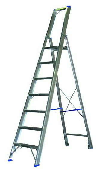 PSB14 Stufenstehleiter mit Bügel 1x4 PSB14 Stufenstehleiter mit Bügel 1x4 von Protec.Class