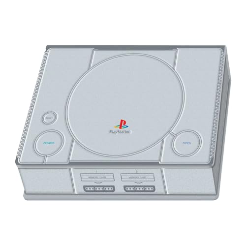 Pyramid International PlayStation Classic Premium Geschenkset - Retro Gaming Geschenk mit Schlüsselanhänger, Stift, Isolierflasche, A5 Notizbuch & Postkarten-Set für PlayStation Fans Pyramid International PlayStation Classic Premium Geschenkset - Retro Gaming Geschenk mit Schlüsselanhänger, Stift, Isolierflasche, A5 Notizbuch & Postkarten-Set für PlayStation Fans von Pyramid International