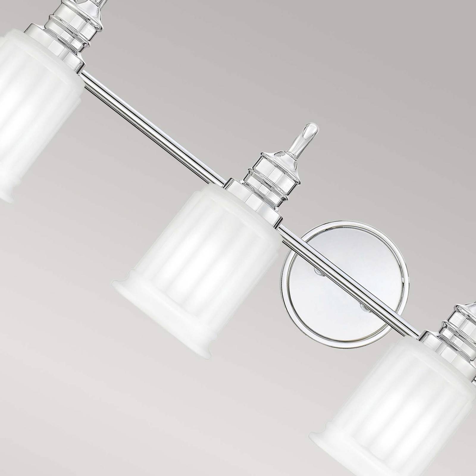 Wandleuchte Swell IP44, 4-flammig, chrom poliert Wandleuchte Swell IP44, 4-flammig, chrom poliert von QUOIZEL