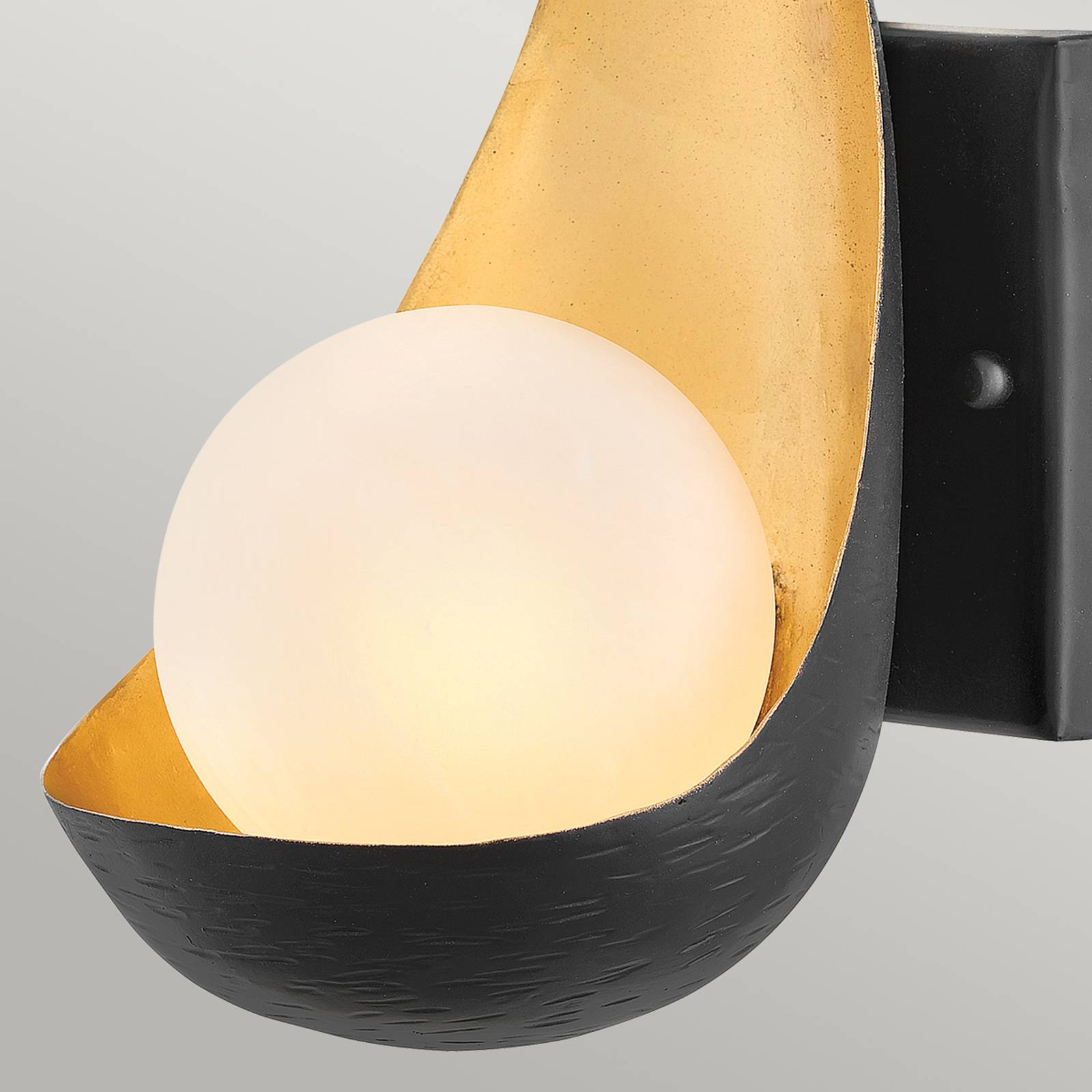 Wandleuchte Ren, 1-flammig, schwarz/gold Wandleuchte Ren, 1-flammig, schwarz/gold von Quintiesse