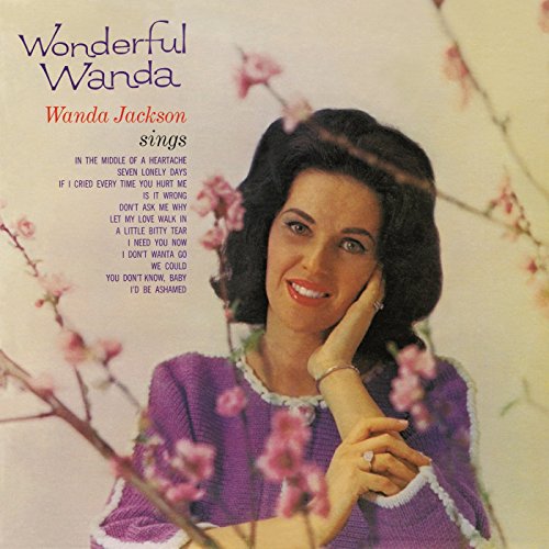 Wanda Jackson, der Feuerball aus Oklahoma zerschlug die Konventionen der 1950er mit ihrem explosiven Rockabilly. Diese zwei Album-Klassiker enthalten eindrucksvolle Country-Stücke von ihr. Der coole Sound auf „Wonderful Wanda Jackson“ stellt ihre künstlerische Flexibilität und die ihr von der Natur gegebene Gabe als ausdrucksstarke, einmalige Sängerin heraus. „Lovin Country Style“ zeigt ihre frühesten Aufnahmen als sie noch ein Teenager war, was man bei ihrem sinnträchtigen, kräftigen Gesang nicht vermuten würde. von RURAL ROUTES