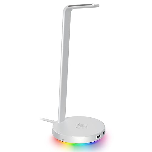 Base Station V2 Chroma Kopfhörer-Headset-Halterung: Chroma RGB-Beleuchtung, größerer Ständer und rutschfeste Leiste, USB-Ladeanschlüsse, rutschfeste Gummiunterseite, 3,5 mm Anschluss + integrierter Base Station V2 Chroma Kopfhörer-Headset-Halterung: Chroma RGB-Beleuchtung, größerer Ständer und rutschfeste Leiste, USB-Ladeanschlüsse, rutschfeste Gummiunterseite, 3,5 mm Anschluss + integrierter von Razer