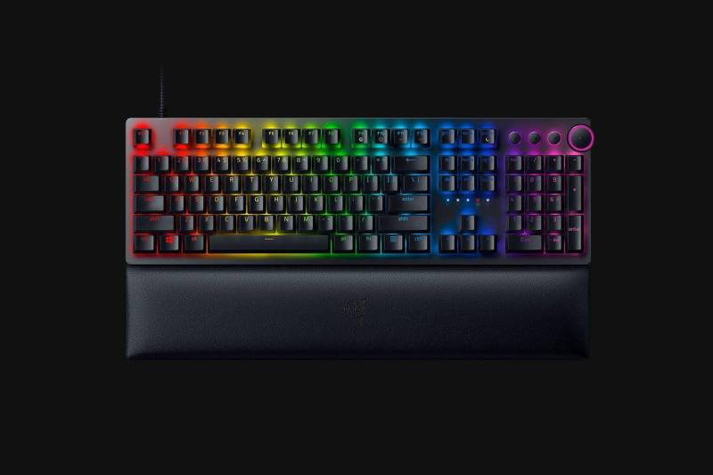 Razer Huntsman V2. Tastatur Formfaktor: Volle Größe (100%). Tastatur-Stil: Gerade. Geräteschnittstelle: USB, Tastaturaufbau: QWERTY. Typ der Hintergrundbeleuchtung: RGB-LED, Handgelenkauflage. Empfohlene Nutzung: Gaming. Produktfarbe: Schwarz (RZ03-03930100-R3M1) von Razer