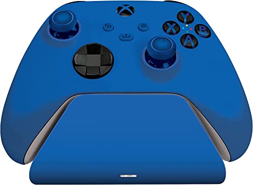 Razer Universelle Schnellladestation - Schnellladegerät für Xbox-Controller (Universelle Kompatibilität, Magnetkontaktsystem, Passend zu jedem Xbox-Controller) Shock Blue von Razer