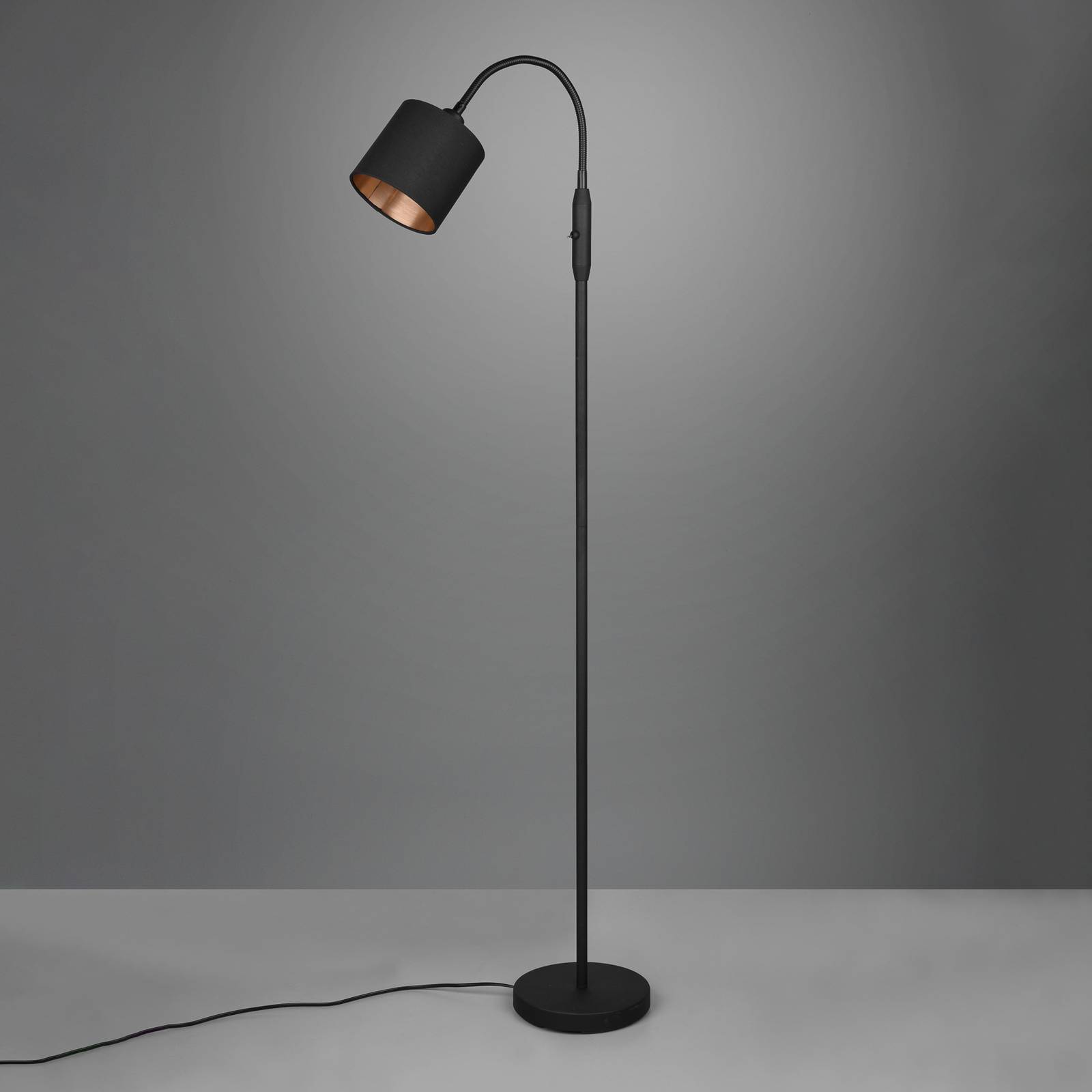 Stehlampe Tommy, schwarz/gold, Höhe 130 cm, Metall/Stoff Stehlampe Tommy, schwarz/gold, Höhe 130 cm, Metall/Stoff von Reality Leuchten
