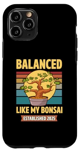 Ausgewogen wie mein Bonsai Gegründeter Bonsai im Geburtsjahr 2025 Hülle für iPhone 11 Pro von Retro Birthday Party Supplies for Bonsai Gardeners
