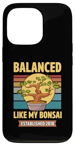 Balanced Like My Bonsai gegründet 2010 Geburtsjahr Bonsai Hülle für iPhone 13 Pro von Retro Birthday Party Supplies for Bonsai Gardeners