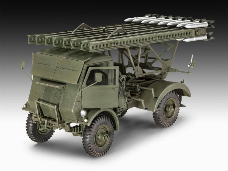 BM-13-16 on W.O.T. 8 chassis von Revell