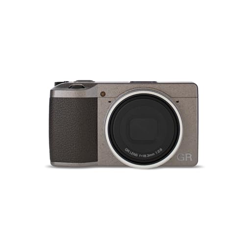 Ricoh GR III Diary Edition, metallisch warm-graues Gehäuse mit dunkelbraunem Griff und Silberring, Digitale Kompaktkamera mit 24MP APS-C CMOS Sensor, 28mm F2.8 GR Objektiv (äqiuiv. zum 35mm Format) von Ricoh