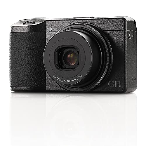 Ricoh GR IIIx Digitalkamera [Brennweite 40 mm] [Ausgestattet mit großem CMOS-Sensor im APS-C-Format mit 24,2 Mio. Pixel] [Die ultimative Schnappschusskamera] von Ricoh