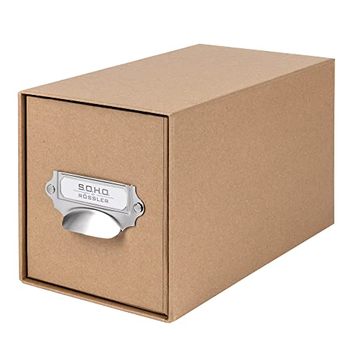 Rössler Papier 1327452620 - S.O.H.O. Aufbewahrungs CD-Schubladenbox, mit beschriftbarem Einsteckschild und Griff, Kraft, 1 Stück Rössler Papier 1327452620 - S.O.H.O. Aufbewahrungs CD-Schubladenbox, mit beschriftbarem Einsteckschild und Griff, Kraft, 1 Stück von Rössler Papier