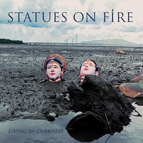 Living in Darkness [Vinyl LP] von Rookie