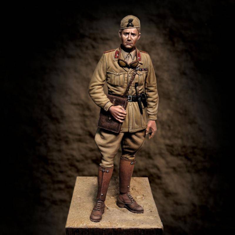 Italian Officer Libia 1940 von Royal Model