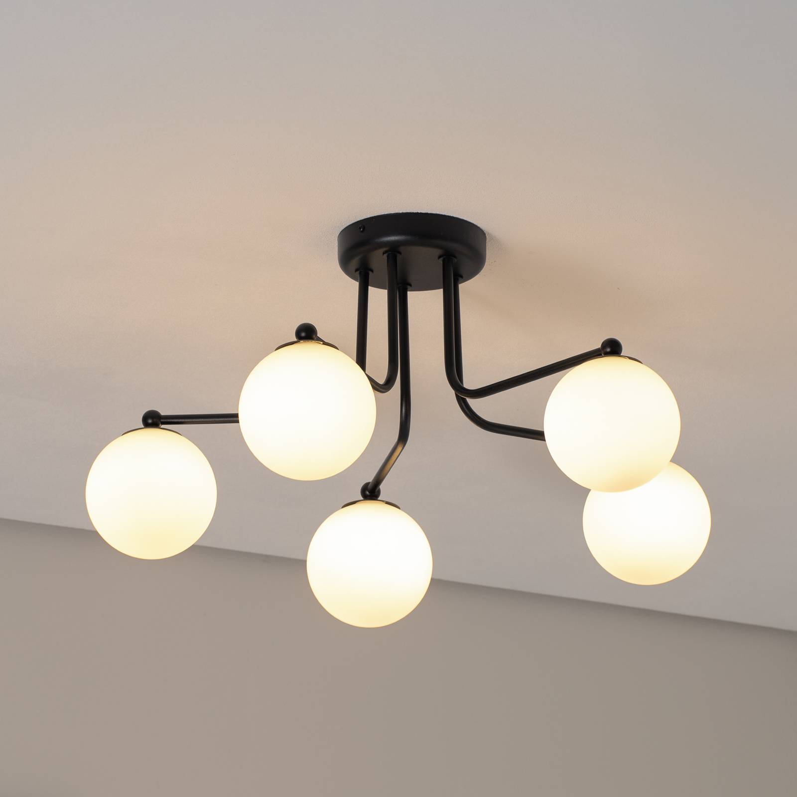 Deckenleuchte Astral, schwarz, Länge 64 cm, Stahl/Glas Deckenleuchte Astral, schwarz, Länge 64 cm, Stahl/Glas von SOLLUX LIGHTING