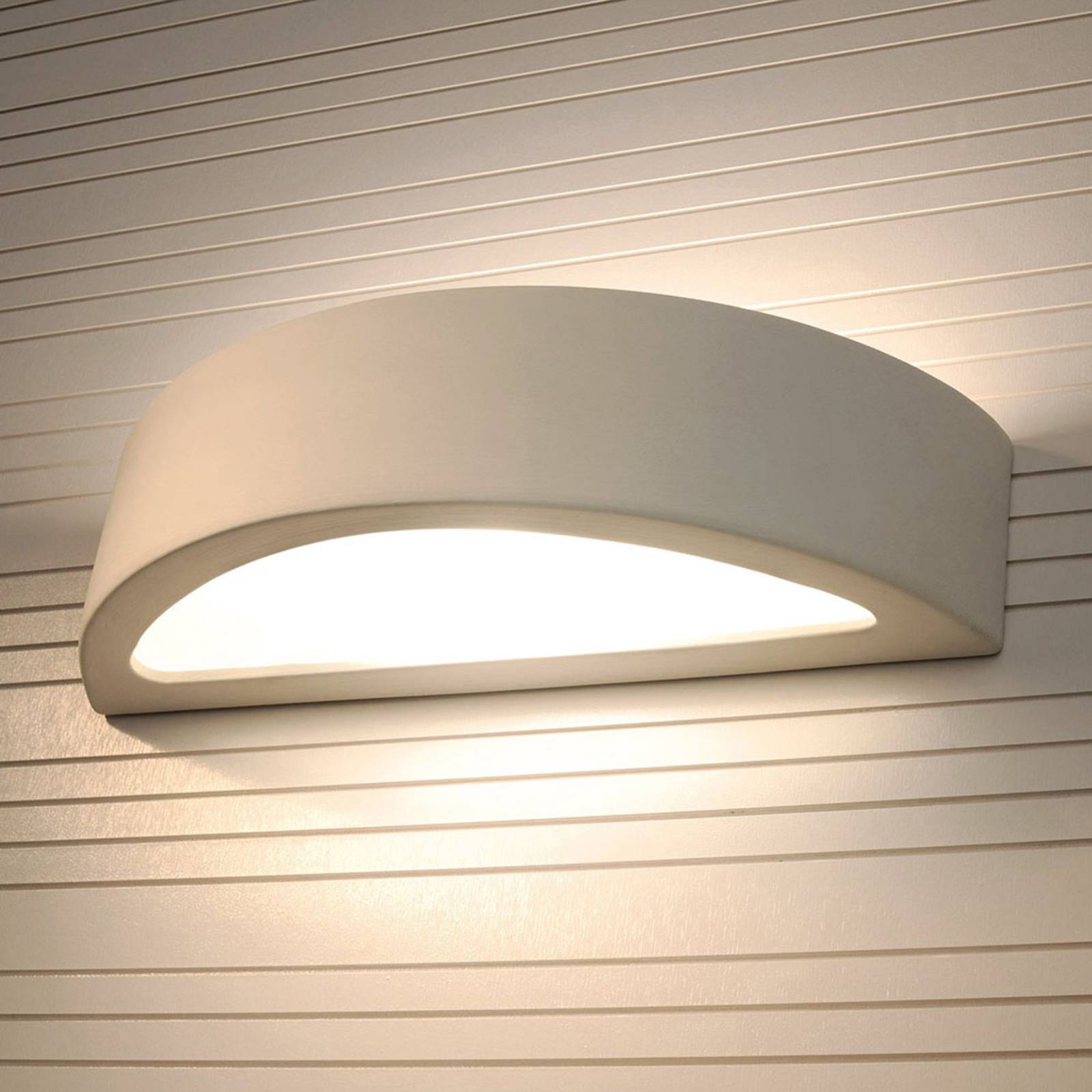 Wandlampe Bow up/down aus Keramik weiß Breite 38cm Wandlampe Bow up/down aus Keramik weiß Breite 38cm von SOLLUX LIGHTING