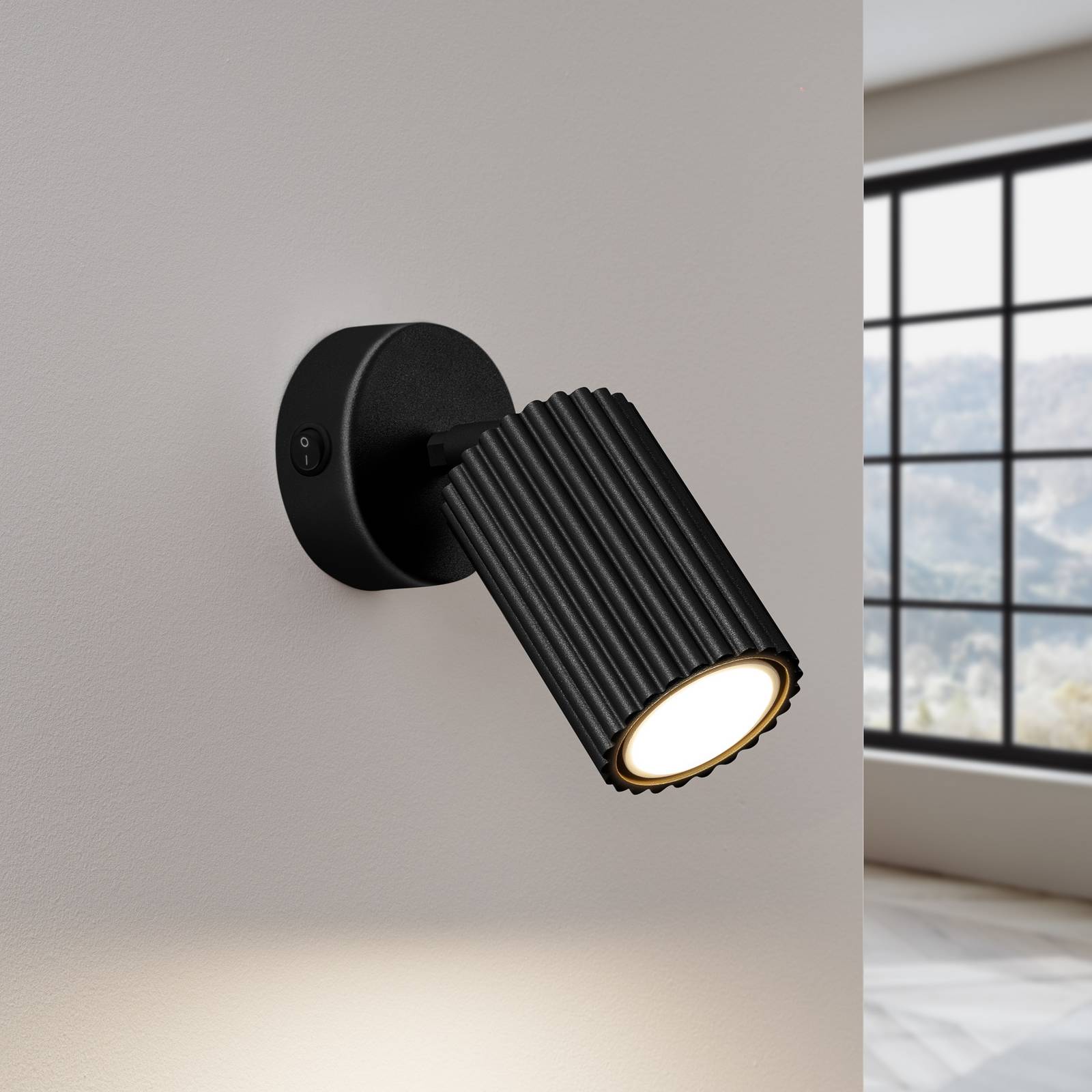 Wandstrahler Karbon, schwarz, Ausladung 16 cm, Schalter, Alu Wandstrahler Karbon, schwarz, Ausladung 16 cm, Schalter, Alu von SOLLUX LIGHTING