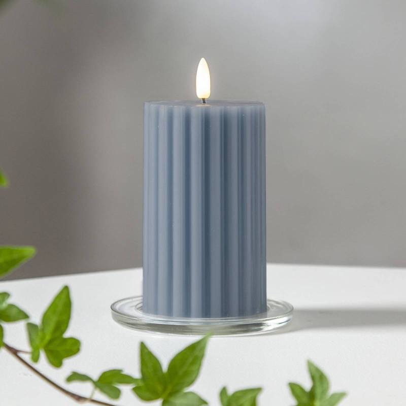 LED-Kerze Flamme Stripe blau 15 cm Echtwachs Batteriebetrieb von STAR TRADING