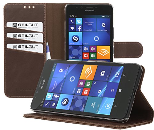 STILGUT Talis, Hülle mit Standfunktion und Kreditkartenfach für Microsoft Lumia 950, Cognac Vintage von STILGUT