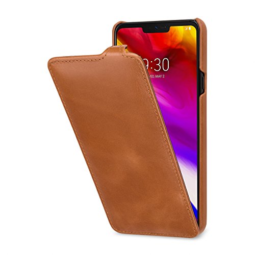 STILGUT UltraSlim Lederhülle für LG G7 ThinQ. Dünnes Flip-Case vertikal klappbar aus Echtleder, Cognac von STILGUT