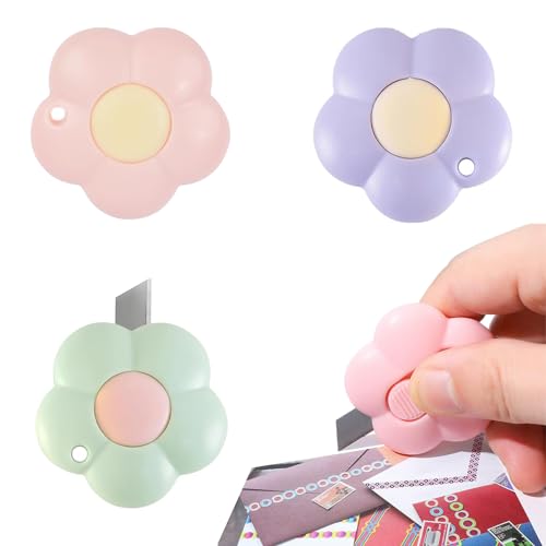 SVUPUE Cuttermesser, 3 Stück Mini Box Cutter, Blümchenmuster,Tragbar Allzweckmesser, für Schachtel, Pappe, Papier, Lila, Rosa, Hellgrün SVUPUE Cuttermesser, 3 Stück Mini Box Cutter, Blümchenmuster,Tragbar Allzweckmesser, für Schachtel, Pappe, Papier, Lila, Rosa, Hellgrün von SVUPUE