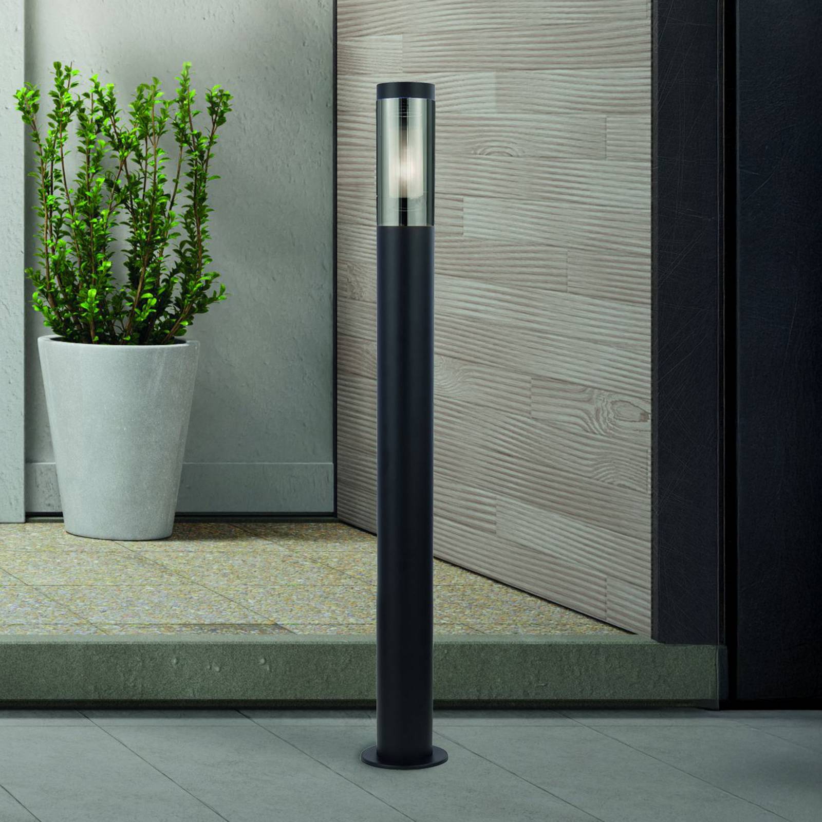 Wegeleuchte Batton, IP44, schwarz, Höhe 90 cm, Metall Wegeleuchte Batton, IP44, schwarz, Höhe 90 cm, Metall von Searchlight