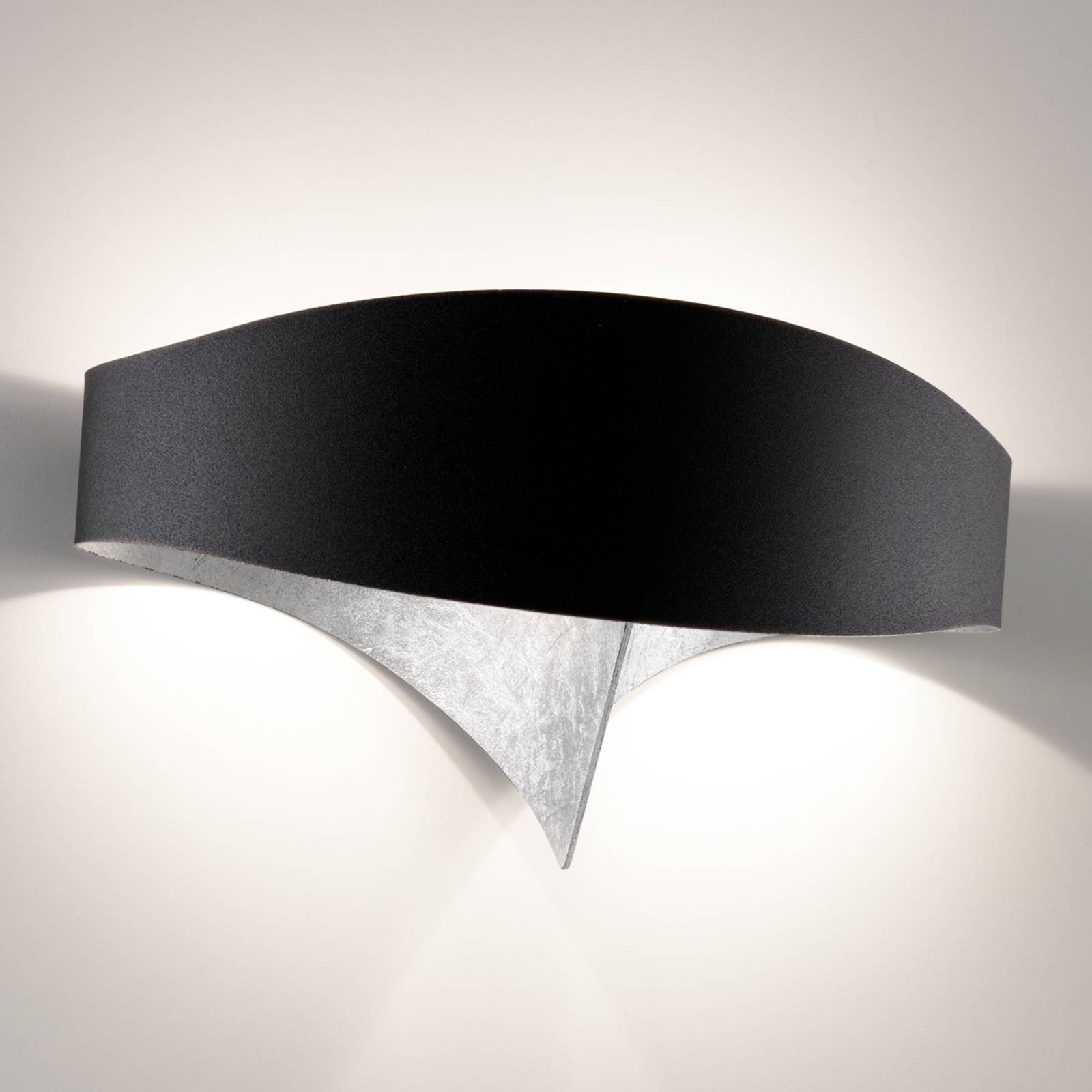 LED-Wandlampe Scudo mit Blattsilber LED-Wandlampe Scudo mit Blattsilber von Selène