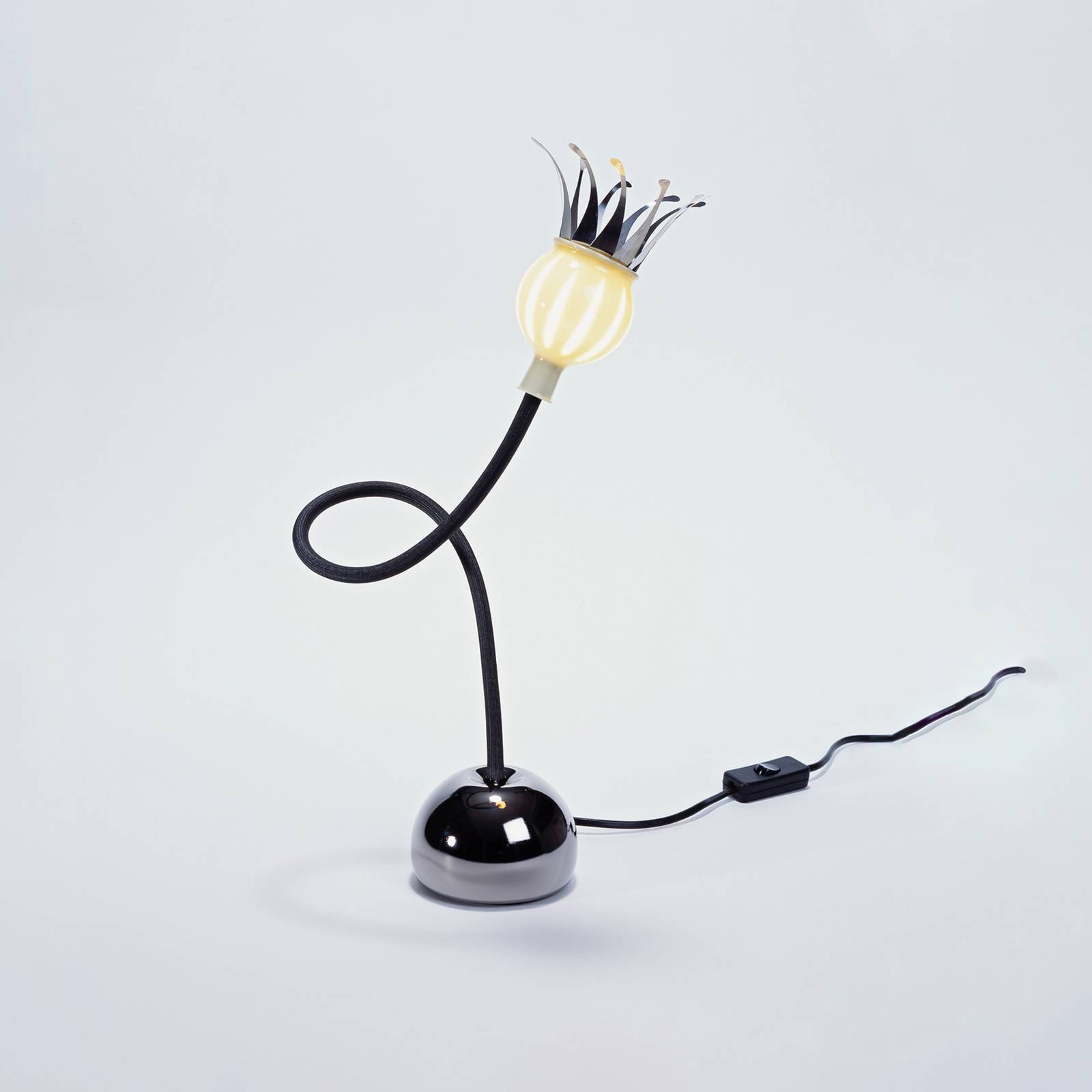serien.lighting Poppy Table, schwarz/keramik von Serien Lighting