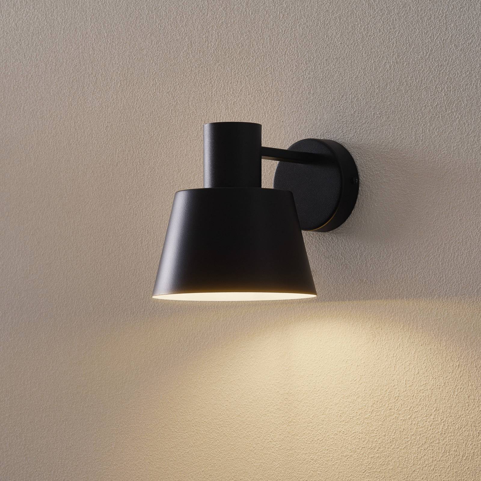 Wandleuchte Dunka aus Metall, einflammig, schwarz Wandleuchte Dunka aus Metall, einflammig, schwarz von Sigma