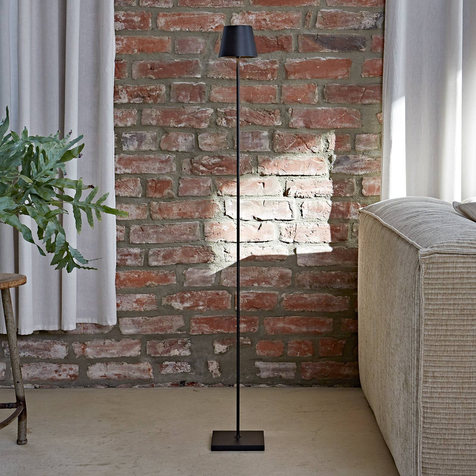 LED-Akku-Stehleuchte Nuindie IP54 120 cm rund USB-C schwarz LED-Akku-Stehleuchte Nuindie IP54 120 cm rund USB-C schwarz von Sigor