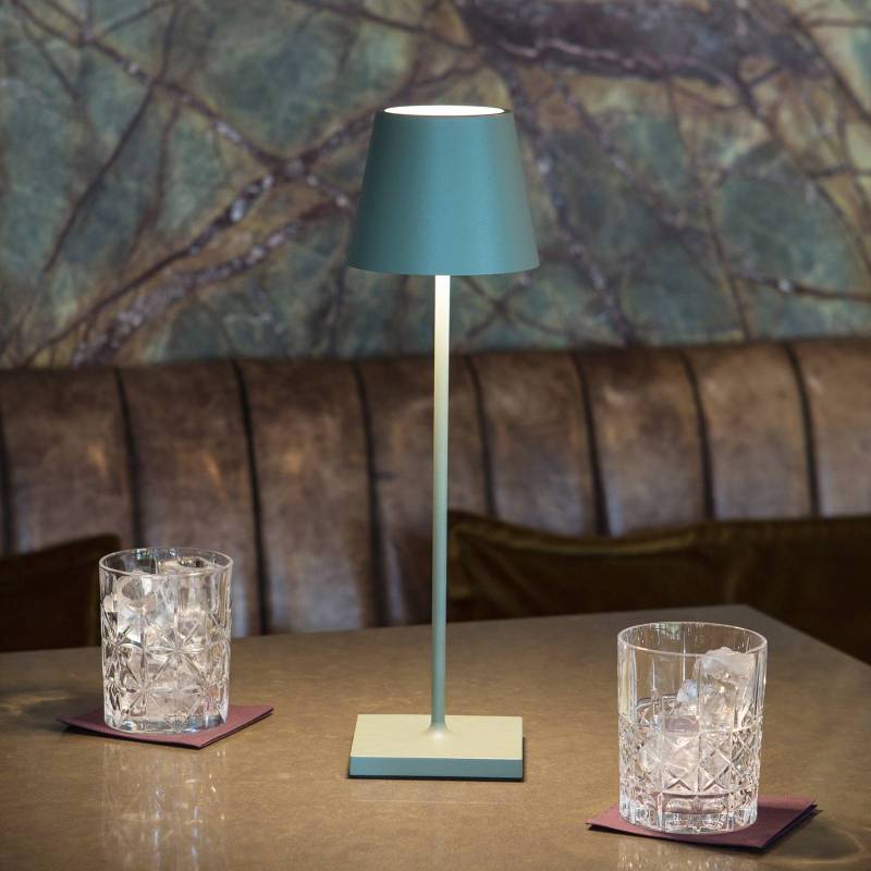 LED-Akkutischlampe Nuindie, USB-C, salbeigrün, IP54, dimmbar von Sigor