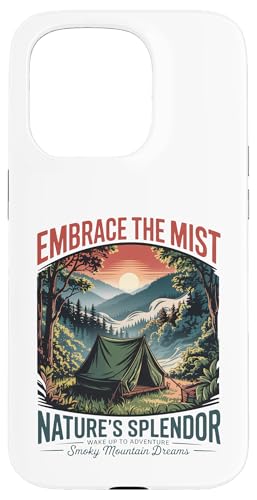 Wandern Sie durch die Smokies — Vintage-Camping im Freien in den Smoky Mountains Hülle für iPhone 15 Pro von Smoky Mountains - Hike the Fog - Embrace the Wild