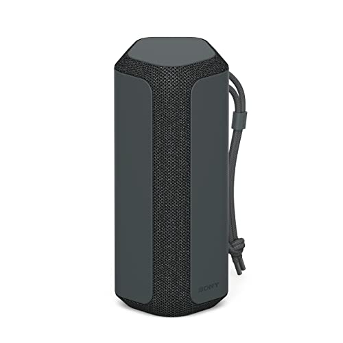 Sony SRSXE200 Tragbarer kabelloser Bluetooth-Lautsprecher mit breitem Klang und Trageschlaufe - wasserdicht, stoßfest, 16 Stunden Akkulaufzeit und Schnellladefunktion - Schwarz von Sony