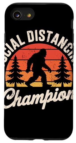 Social Distancing Champion Retro Bigfoot Hülle für iPhone SE (2020) / 7 / 8 von Squatch'n Retro Humor Social Distancing