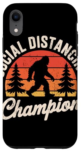 Social Distancing Champion Retro Bigfoot Hülle für iPhone XR Social Distancing Champion Retro Bigfoot Hülle für iPhone XR von Squatch'n Retro Humor Social Distancing
