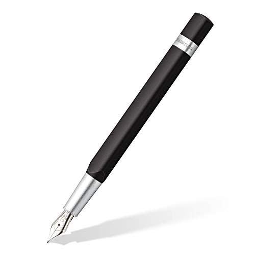 STAEDTLER 476TRX9 M ST Füller Trx (ergonomische Dreikantform, matte samtweiche Aluminium-Oberfläche, Aufsteckkappe, Standard Tintenpatrone, hochwertige Edelstahlfeder, Farbe: schwarz, Strichstärke M) STAEDTLER 476TRX9 M ST Füller Trx (ergonomische Dreikantform, matte samtweiche Aluminium-Oberfläche, Aufsteckkappe, Standard Tintenpatrone, hochwertige Edelstahlfeder, Farbe: schwarz, Strichstärke M) von Staedtler