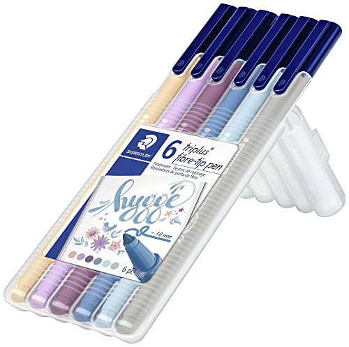 STAEDTLER Fasermaler triplus fibre-tip pen, eindrucksichere Spitze, Linienbreite ca. 1,0mm, ergonomische Dreikantform, 6 triplus Fasermaler hygge Box, 323SB6CS12 von STAEDTLER