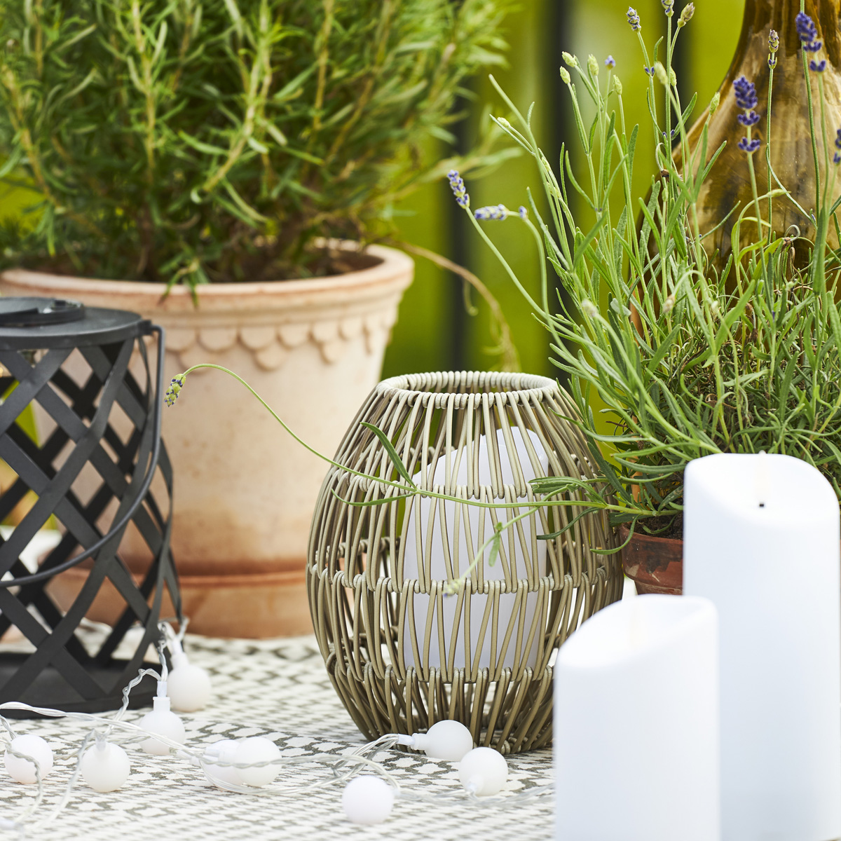 Dekoleuchte/Lampenschirm aus Rattan - D: 15cm, H: 18cm - für E27 Fassungen - outdoor - beige Dekoleuchte/Lampenschirm aus Rattan - D: 15cm, H: 18cm - für E27 Fassungen - outdoor - beige von StarTrading