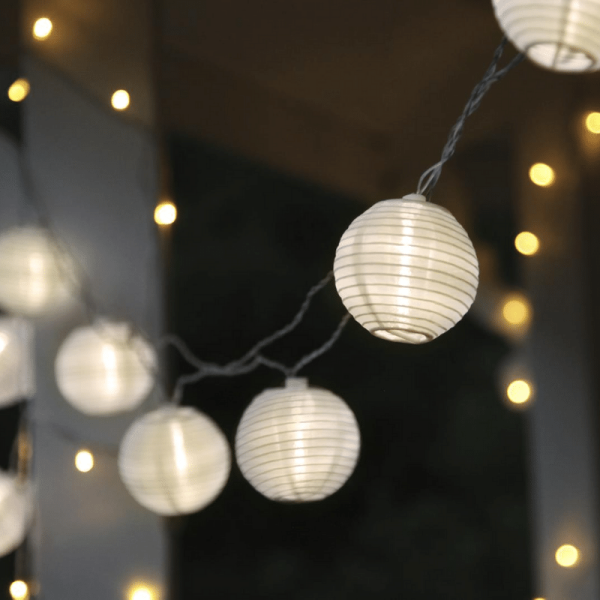 LED Lichterkette LAMPION - 10 weiße Lampions mit warmweißen LED - 4... LED Lichterkette LAMPION - 10 weiße Lampions mit warmweißen LED - 4... von StarTrading
