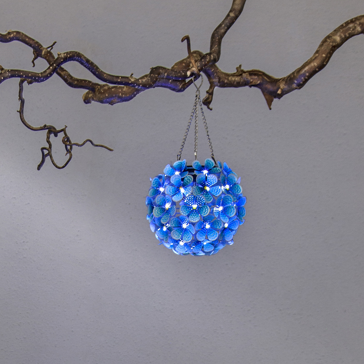 LED Solar Hängedeko Hortensie - mit Aufhänger - 44 kaltweiße LED - D: 16cm - Lichtsensor - blau LED Solar Hängedeko Hortensie - mit Aufhänger - 44 kaltweiße LED - D: 16cm - Lichtsensor - blau von StarTrading