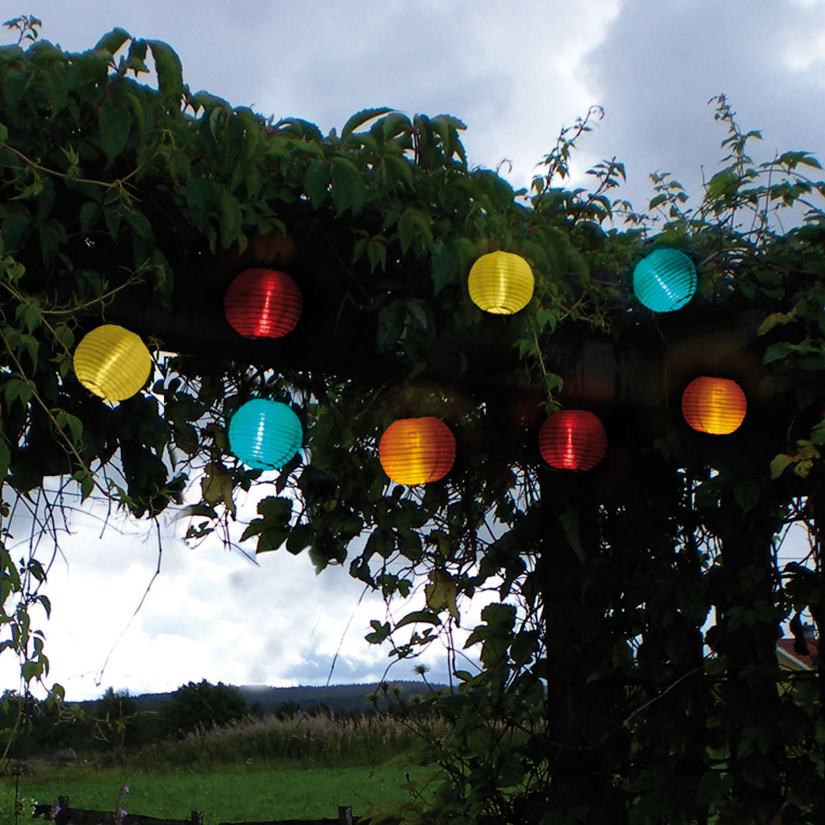 LED Solar Lichterkette Festival - kaltweiß - 10 bunte Lampions - L:... LED Solar Lichterkette Festival - kaltweiß - 10 bunte Lampions - L:... von StarTrading