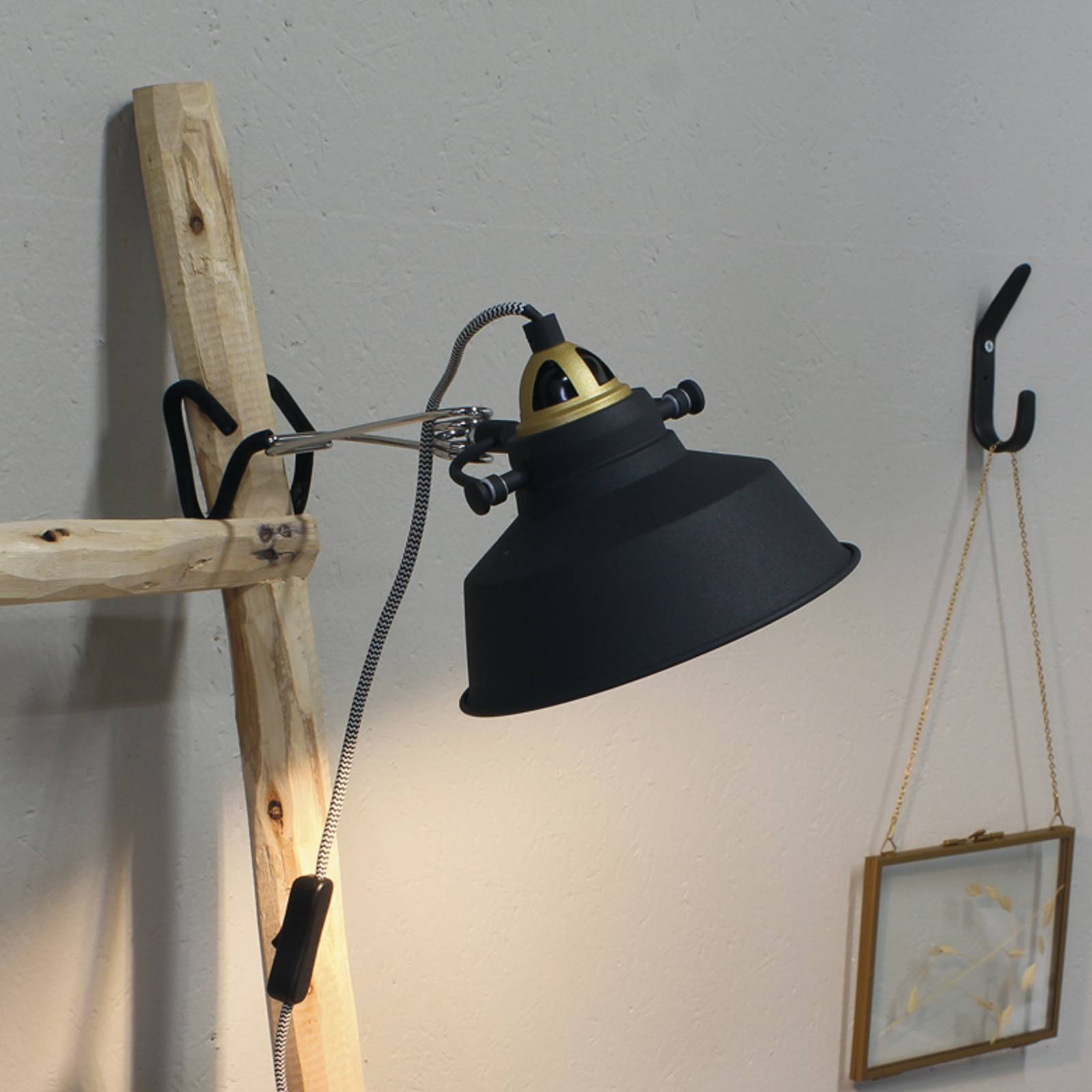 Wandleuchte Nové mit Stecker, schwarz Wandleuchte Nové mit Stecker, schwarz von Steinhauer