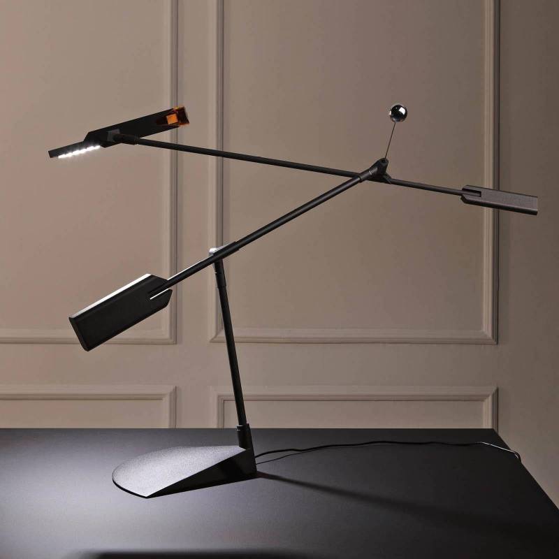 Stilnovo LED-Tischlampe Halley, schwarz, Ausladung 100 cm von Stilnovo
