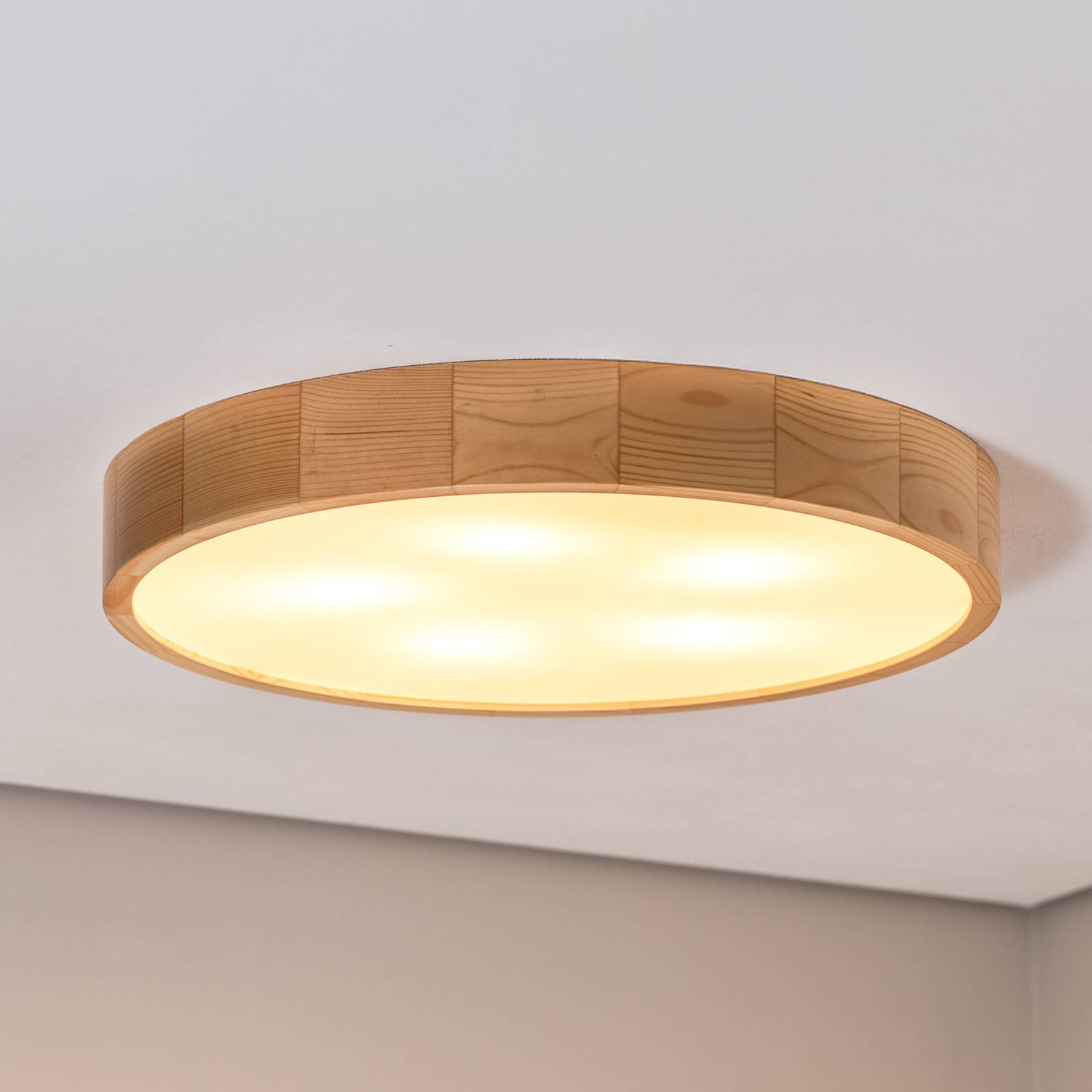Deckenleuchte Cleo, Ø 57,5cm, 5-flammig, Kiefernholz, E27 Deckenleuchte Cleo, Ø 57,5cm, 5-flammig, Kiefernholz, E27 von TEMAR LIGHTING