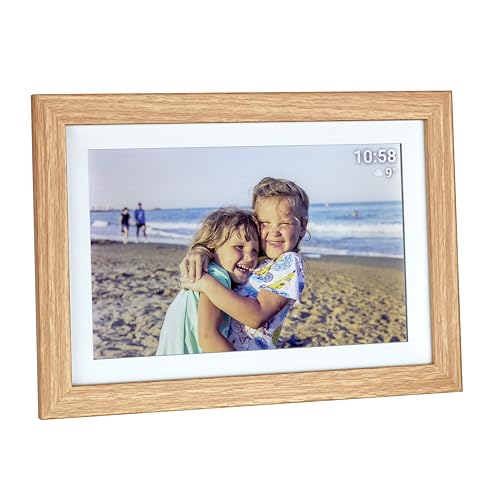 TFA Dostmann Digitaler 10 Zoll WLAN Bilderrahmen, 37.1002, mit FRAMEO App, MDF-Holzrahmen, inkl USB und Micro SD, mit Touchscreen, für Video und Fotos, aktuelle Uhrzeit, braun TFA Dostmann Digitaler 10 Zoll WLAN Bilderrahmen, 37.1002, mit FRAMEO App, MDF-Holzrahmen, inkl USB und Micro SD, mit Touchscreen, für Video und Fotos, aktuelle Uhrzeit, braun von TFA Dostmann