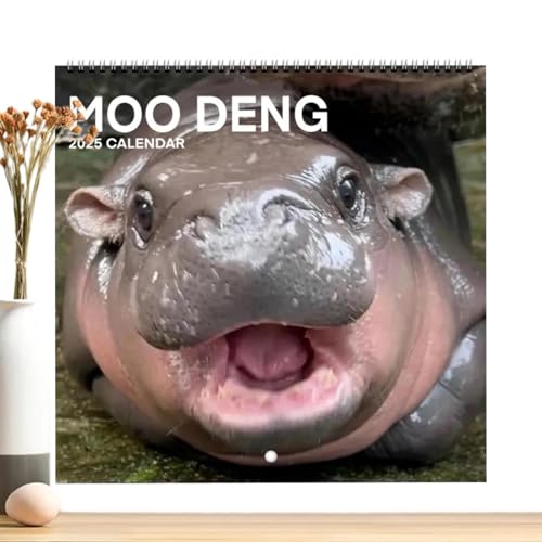 Moo-Deng Kalender 2025 Moo-Deng Pygmy Hippo zum Aufhängen, Monats-Wandkalender für Tierliebhaber, Moo-Deng Fan Wandkalender, personalisierter und kreativer niedlicher -Kalender Moo-Deng Kalender 2025 Moo-Deng Pygmy Hippo zum Aufhängen, Monats-Wandkalender für Tierliebhaber, Moo-Deng Fan Wandkalender, personalisierter und kreativer niedlicher -Kalender von TQEBWUS