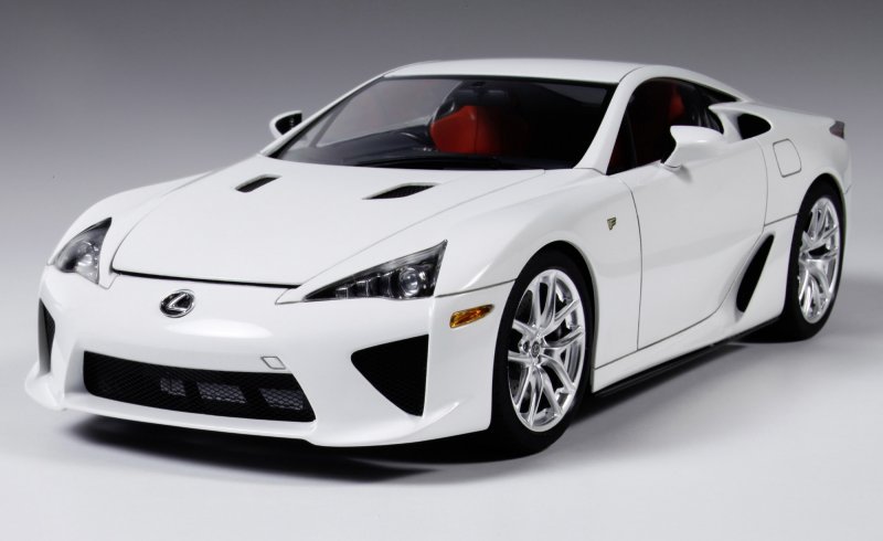 Lexus LFA V10 SV mit Photo-Ätzteilen Lexus LFA V10 SV mit Photo-Ätzteilen von Tamiya