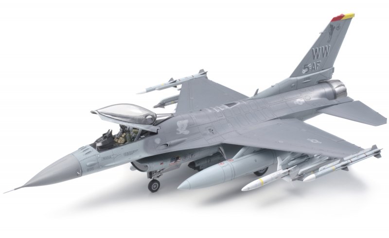 Lockheed Martin F16CJ Block 50 Fighting Falcon von Tamiya